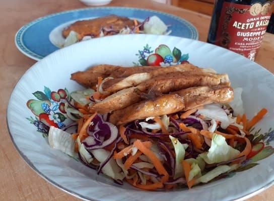 insalata con straccetti di pollo all'aceto balsamico di Modena Giusti