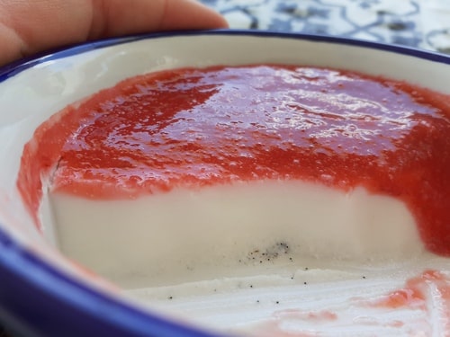 panna cotta con coulis di fragole